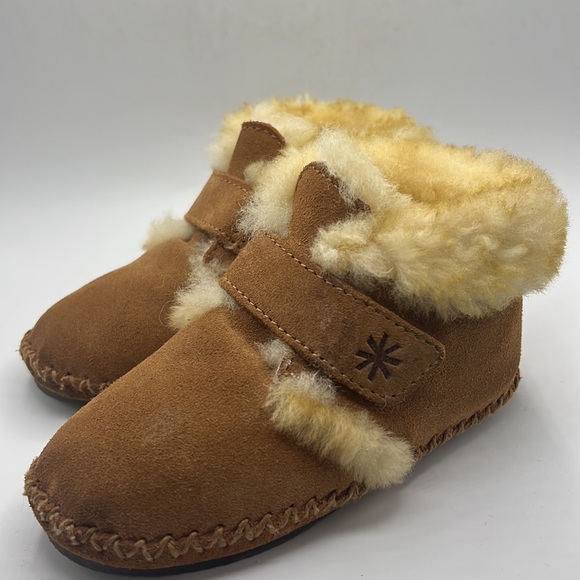 LL Bean Chestnut Boots with Fur Lined - Picture 5 of 7